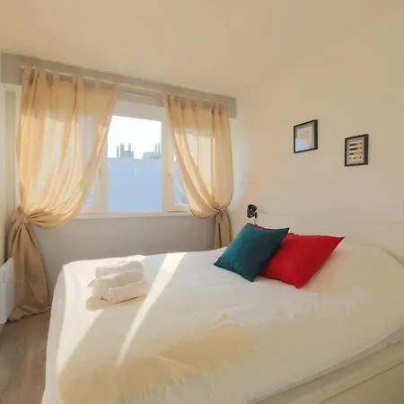Bright Flat #parking #tours #town Centre 公寓 图尔