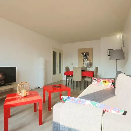 Bright Flat #parking #tours #town Centre 图尔
