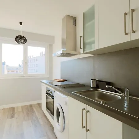 Bright Flat #parking #tours #town Centre * 图尔